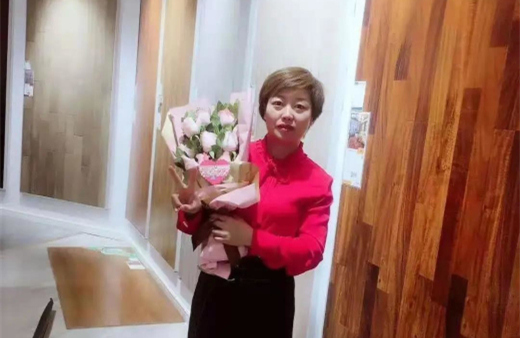 “世”在人為 | 世友地板赤峰經(jīng)銷商宋國云：持續(xù)努力，不懈奮斗，就能立于不敗之地