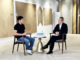 大咖品鑒 行業(yè)堅(jiān)守|王石再次蒞臨世友地板總部，探尋2024世友新品背后奧秘